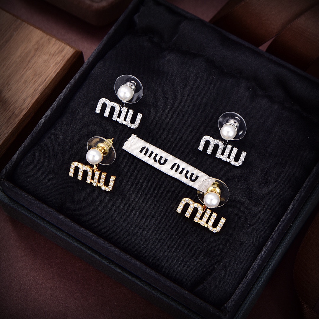 [TOP] Miu Miu Letter Earrings - 2 Colors