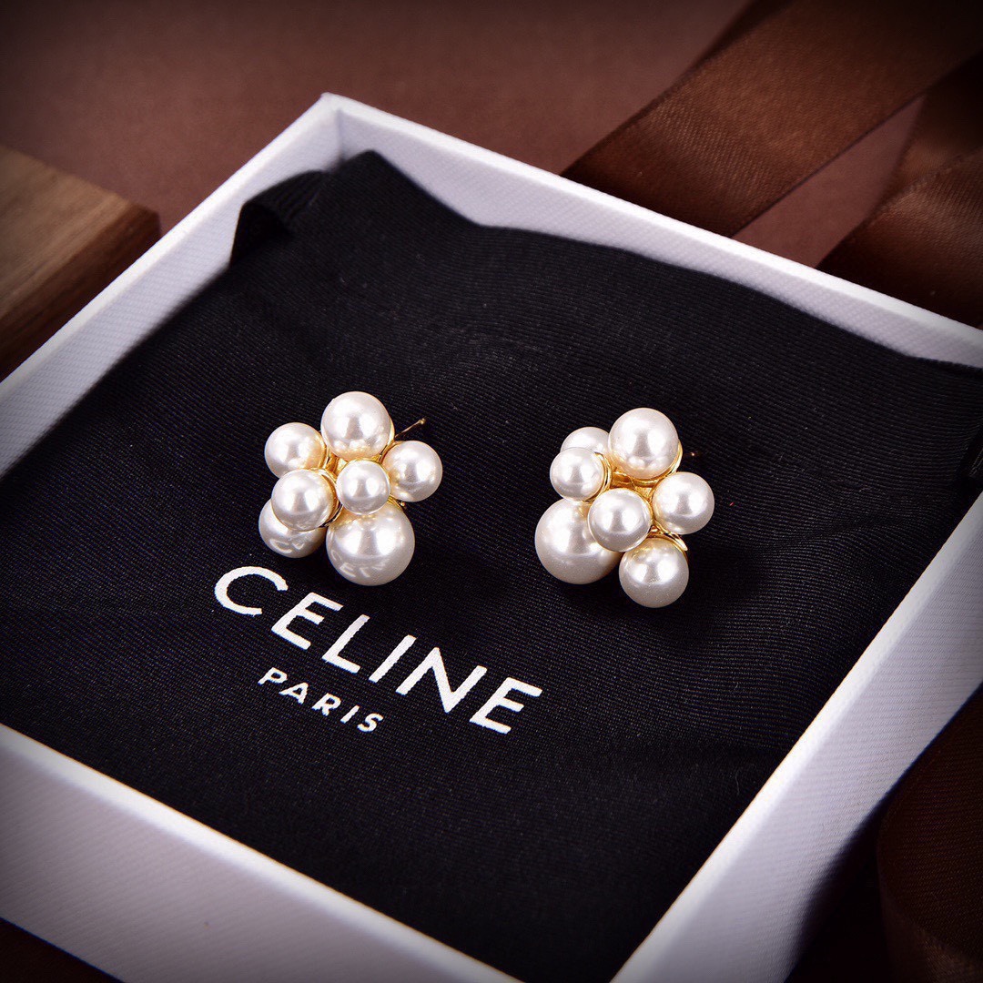 [TOP] CELINE Pearl Earrings - Gold