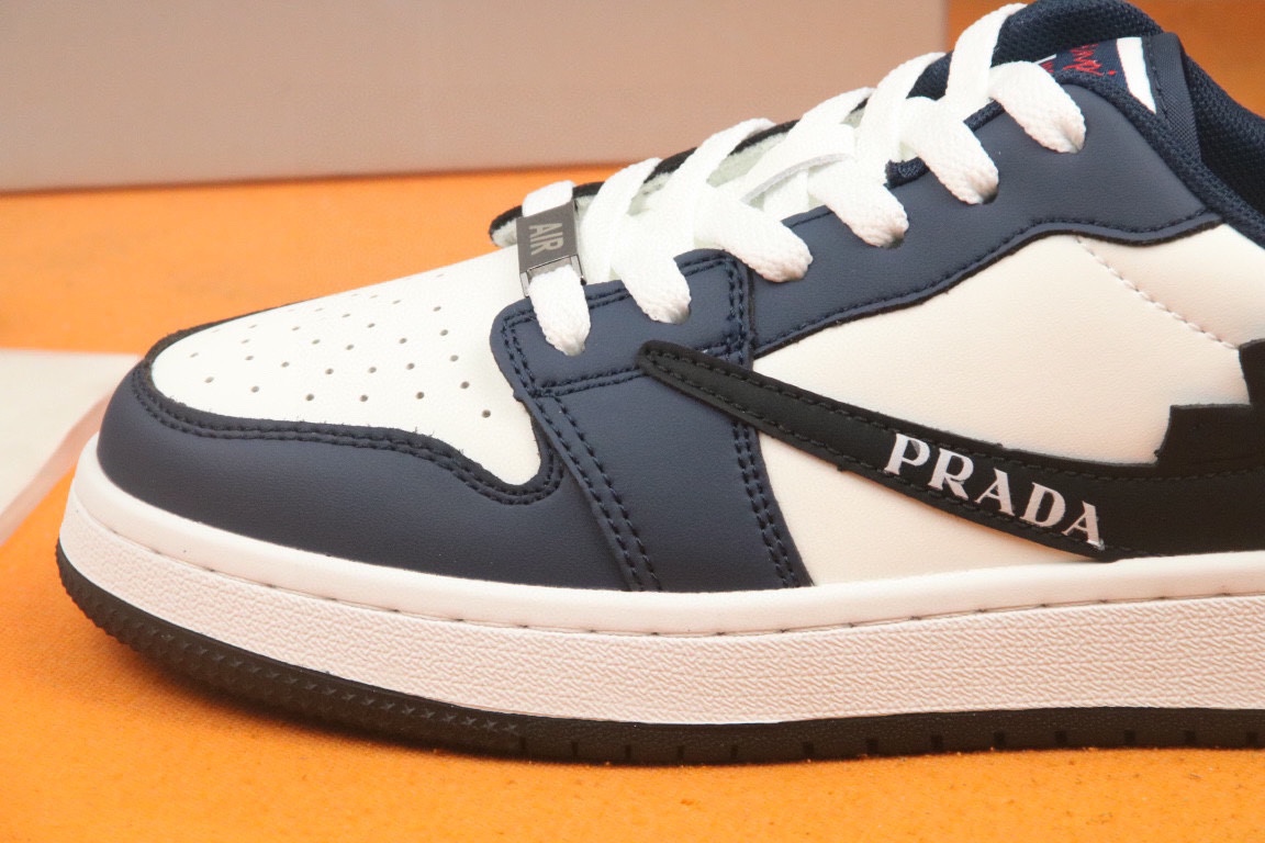 [TOP] PRADA Breathable Casual Shoes