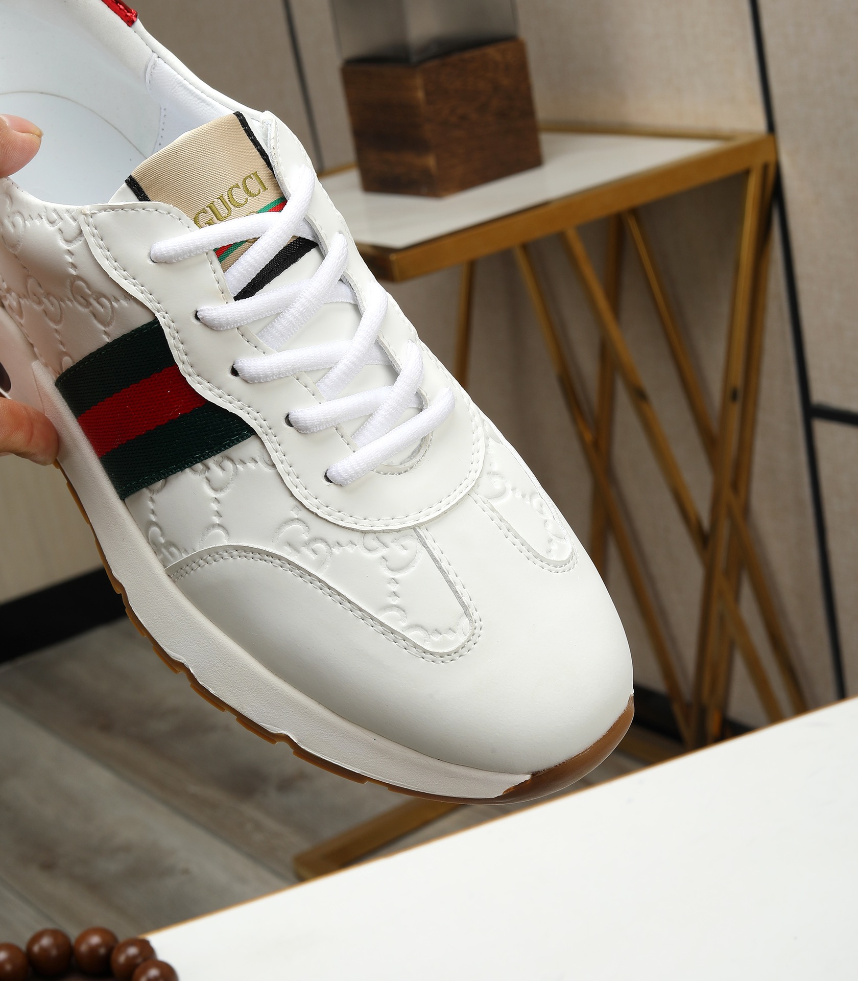 [TOP] GUCCI The Latest Couple's Sneakers - White