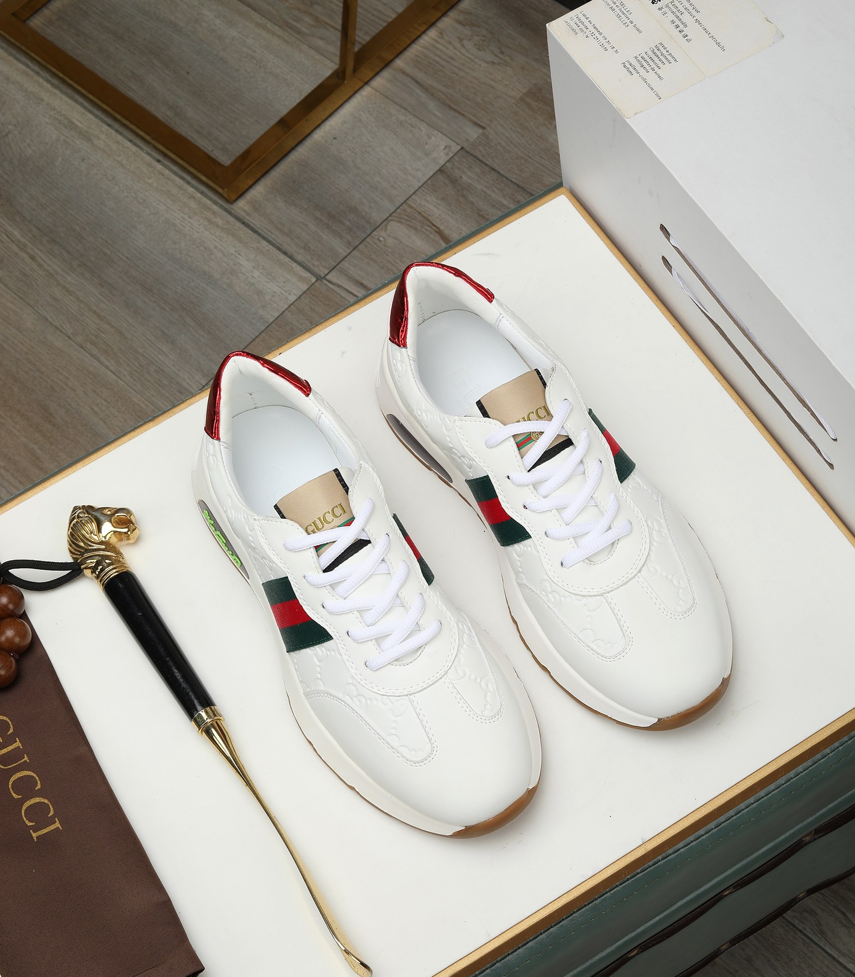 [TOP] GUCCI The Latest Couple's Sneakers - White