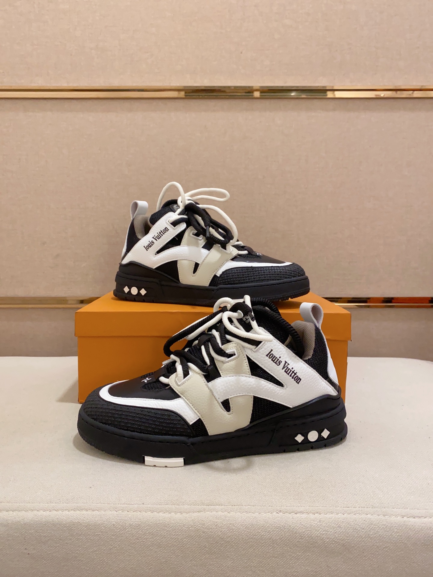 [TOP] Louis Vuitton LV Comfortable Sheepskin Shoes - Black