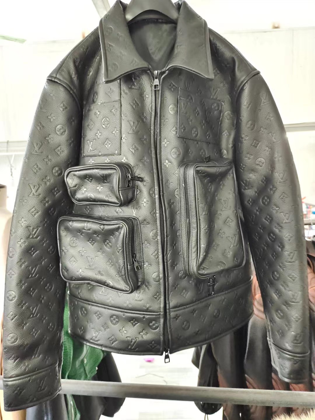 [TOP] Louis Vuitton LV LV Jacket - Black