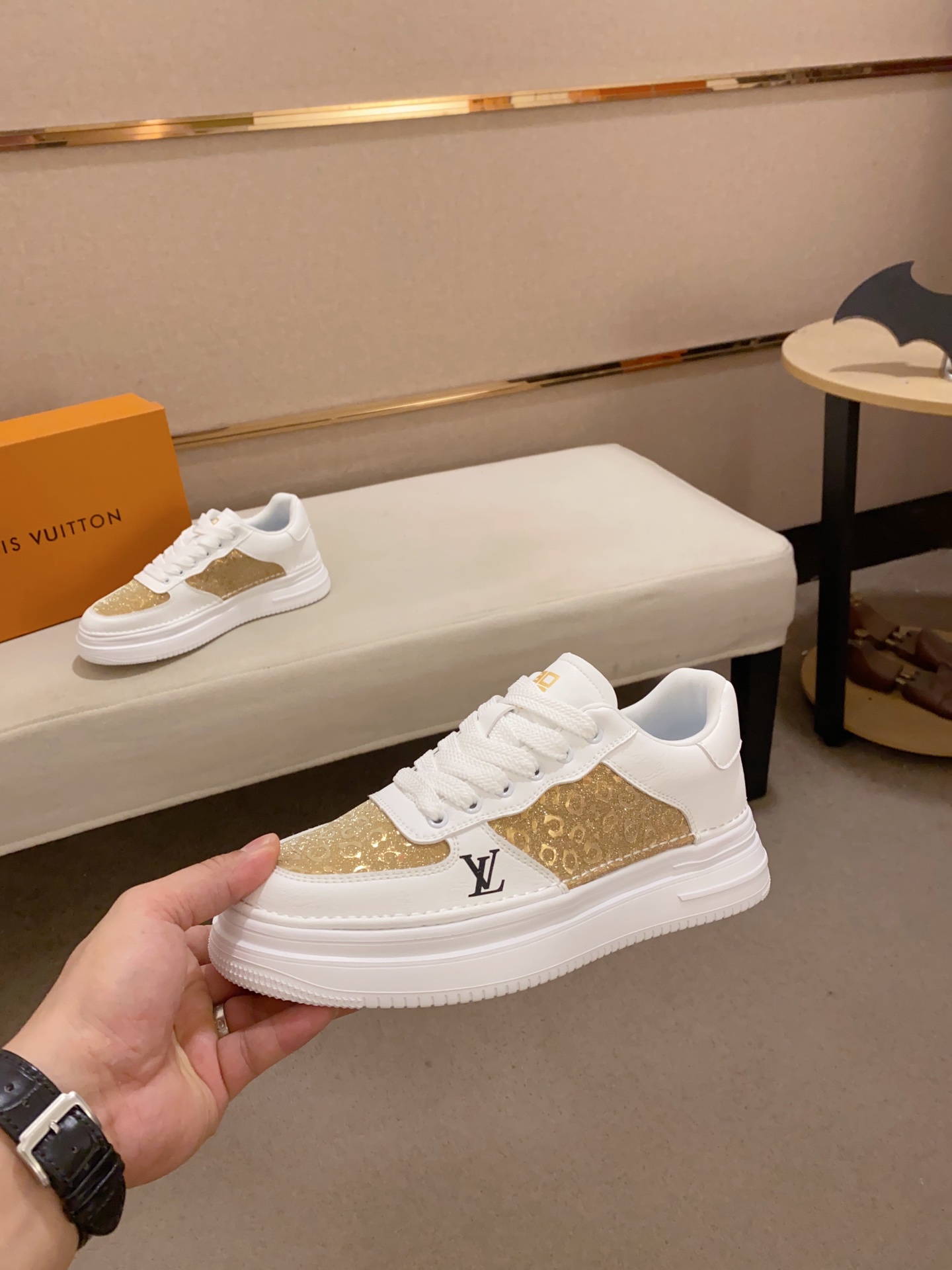 [TOP] Louis Vuitton LV Comfortable And Breathable Casual Shoes - Gold