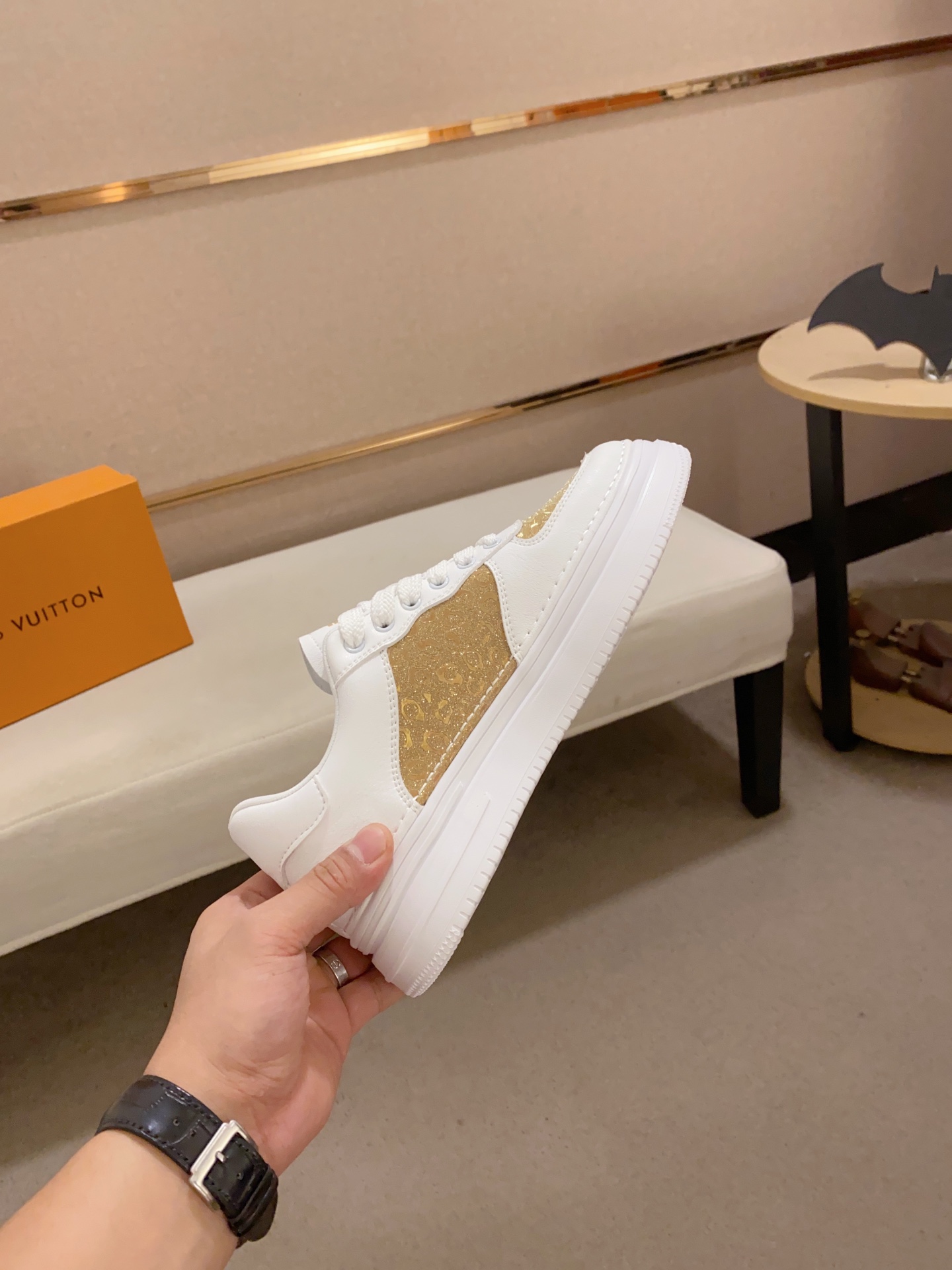 [TOP] Louis Vuitton LV Comfortable And Breathable Casual Shoes - Gold