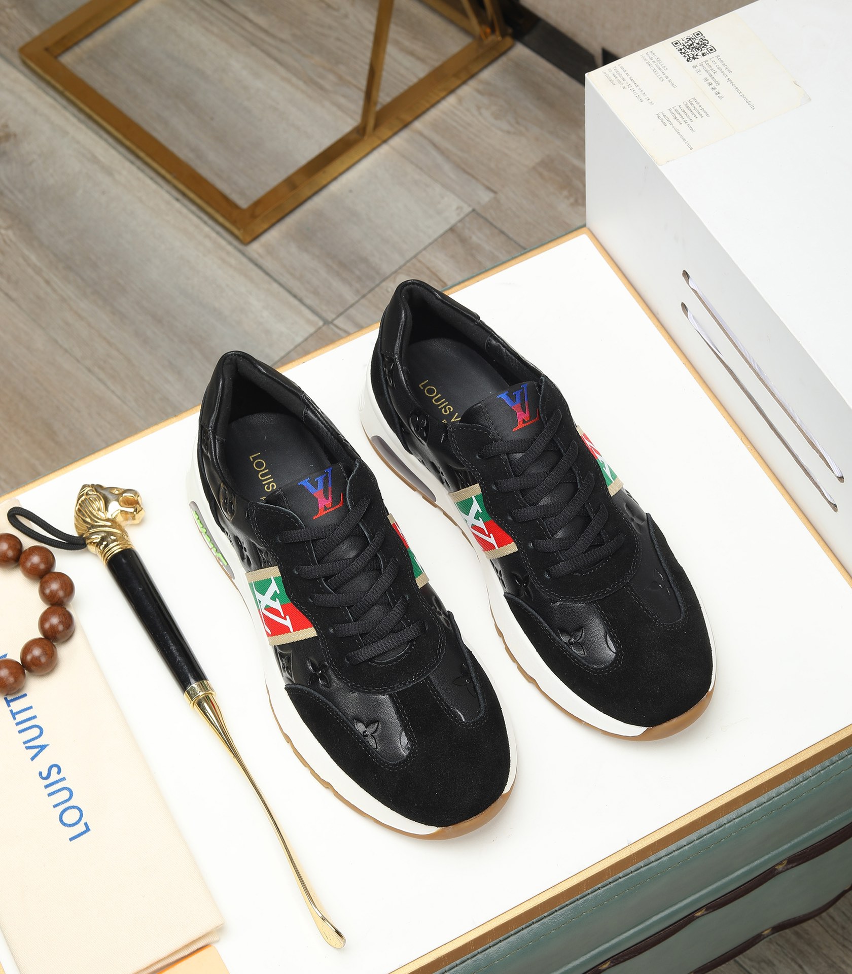 [TOP] Louis Vuitton LV LV Men's Sports Shoes - Black