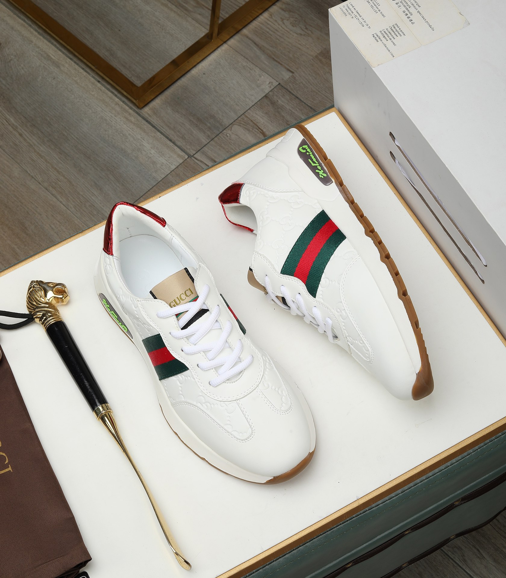 [TOP] GUCCI The Latest Couple's Sneakers - White