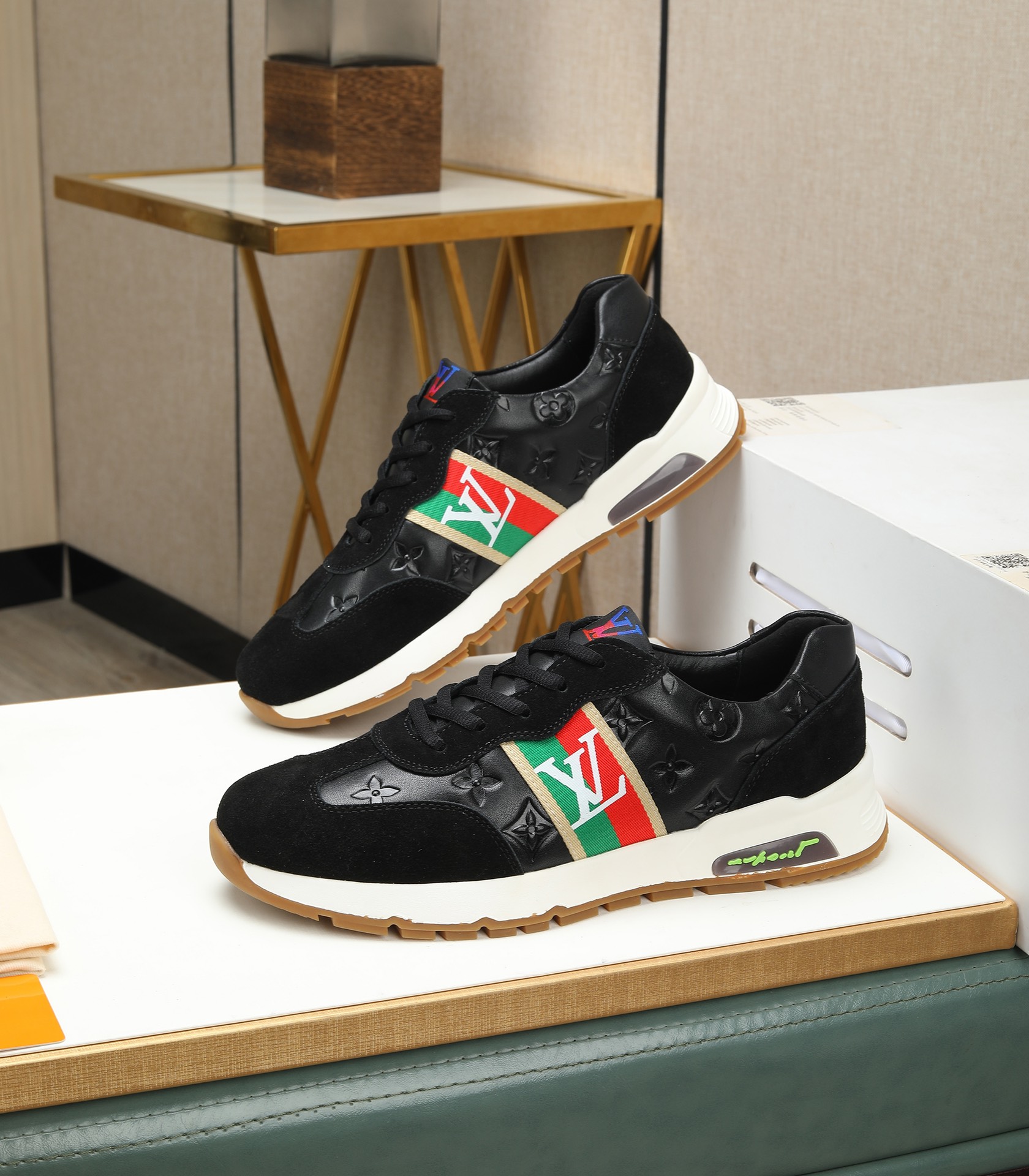 [TOP] Louis Vuitton LV LV Men's Sports Shoes - Black