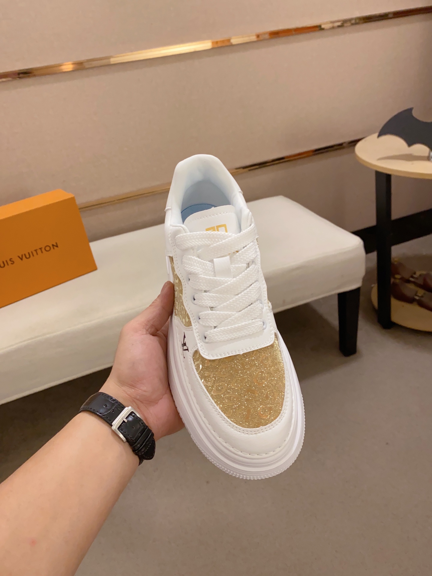 [TOP] Louis Vuitton LV Comfortable And Breathable Casual Shoes - Gold