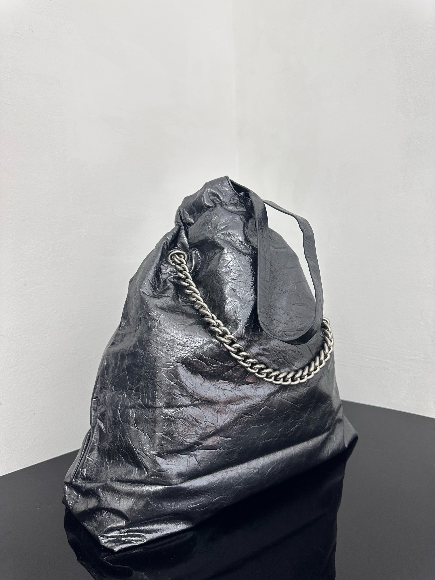 [TOP] BALENCIAGA Garbage Bag” Crush Tote Bag 43x15X35cm - Black Silver