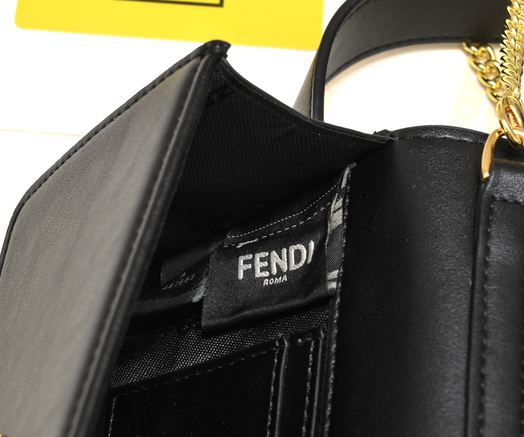 [TOP] FENDI Fend Chain Crossbody Waist Bag - Black