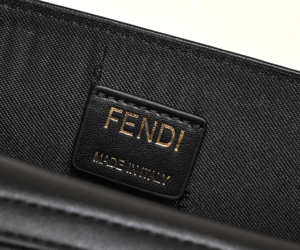 [TOP] FENDI Fend Chain Crossbody Waist Bag - Black