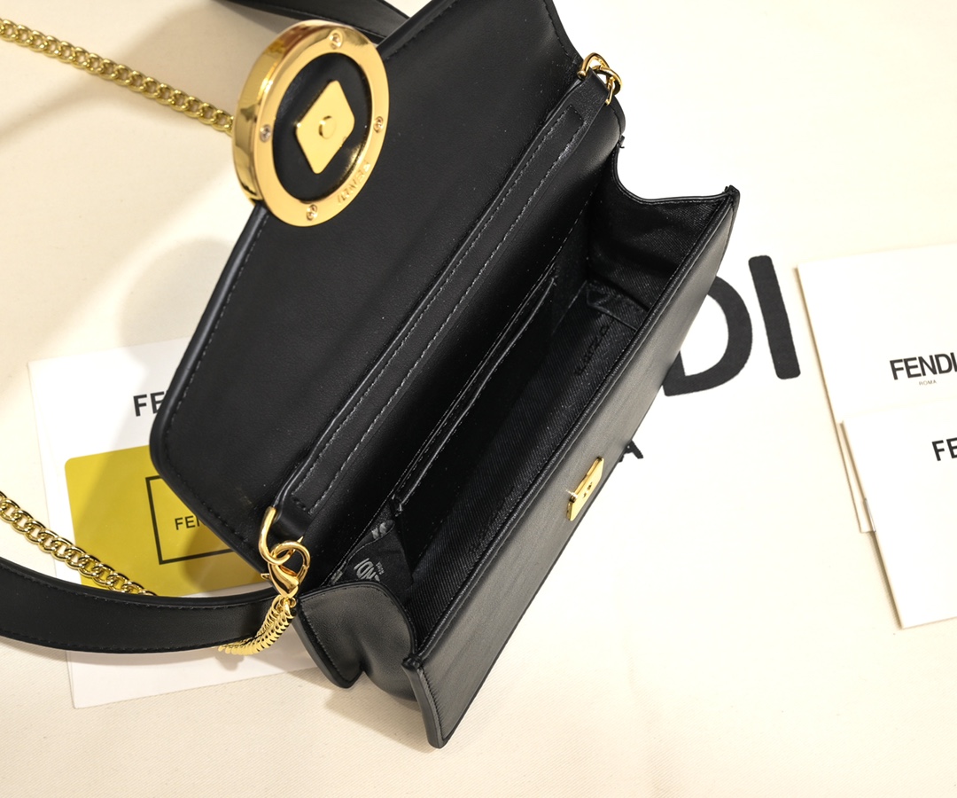 [TOP] FENDI Fend Chain Crossbody Waist Bag - Black