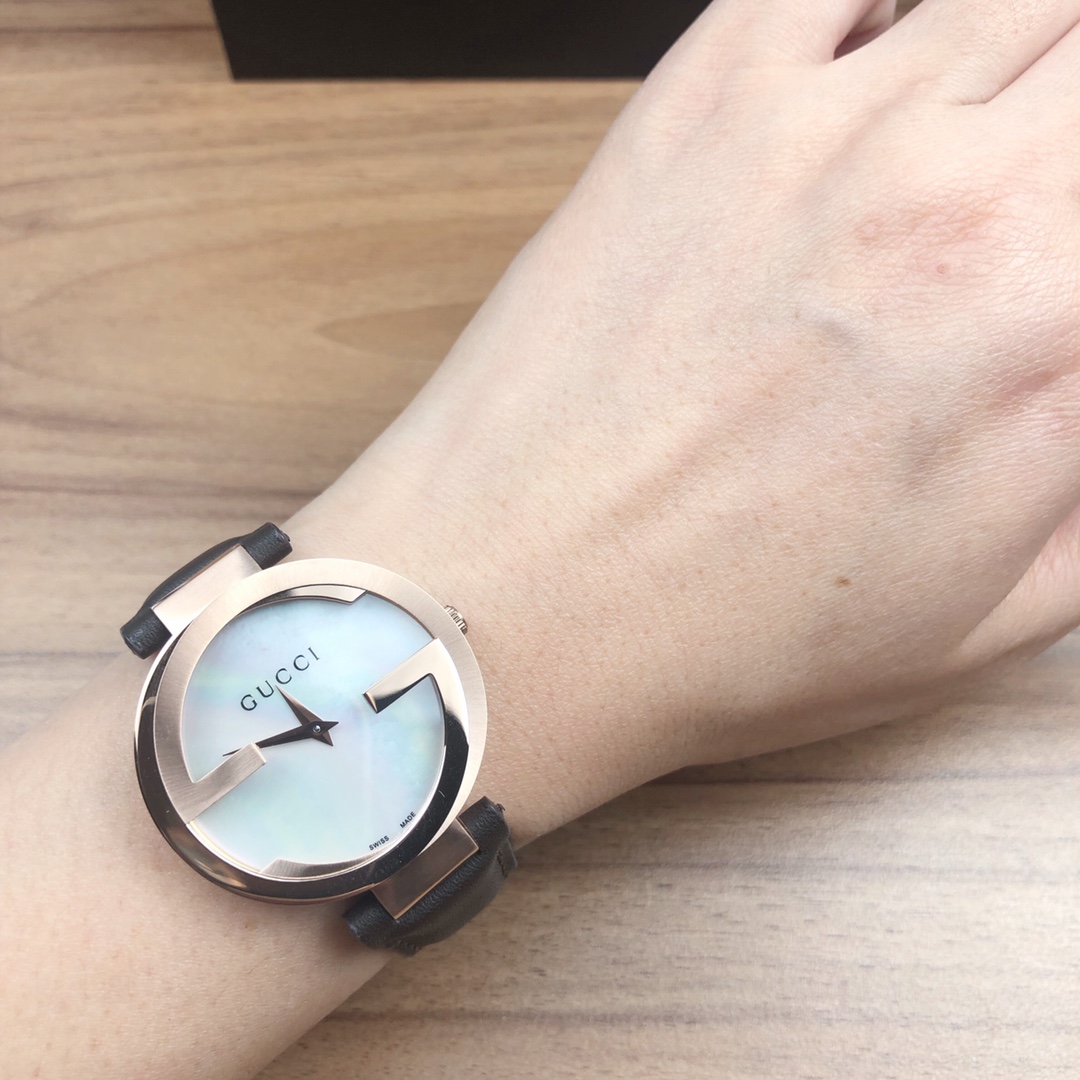 [TOP] GUCCI Quartz Unisex Watch