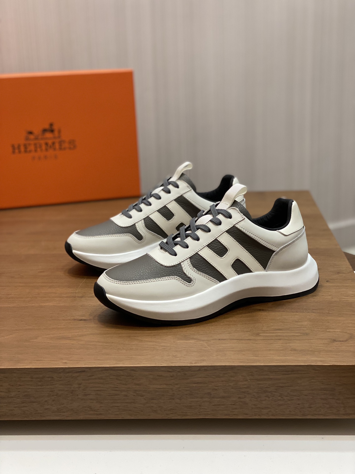 [TOP] HERMES Men's Casual Sports Shoes