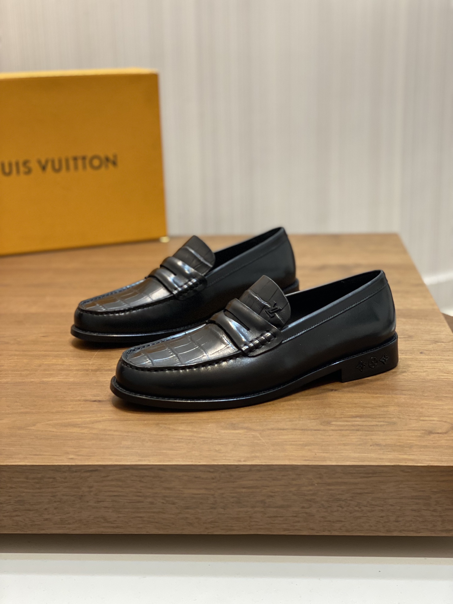 [TOP]Louis Vuitton LV Cowhide And Handmade Lefu Shoes - Black
