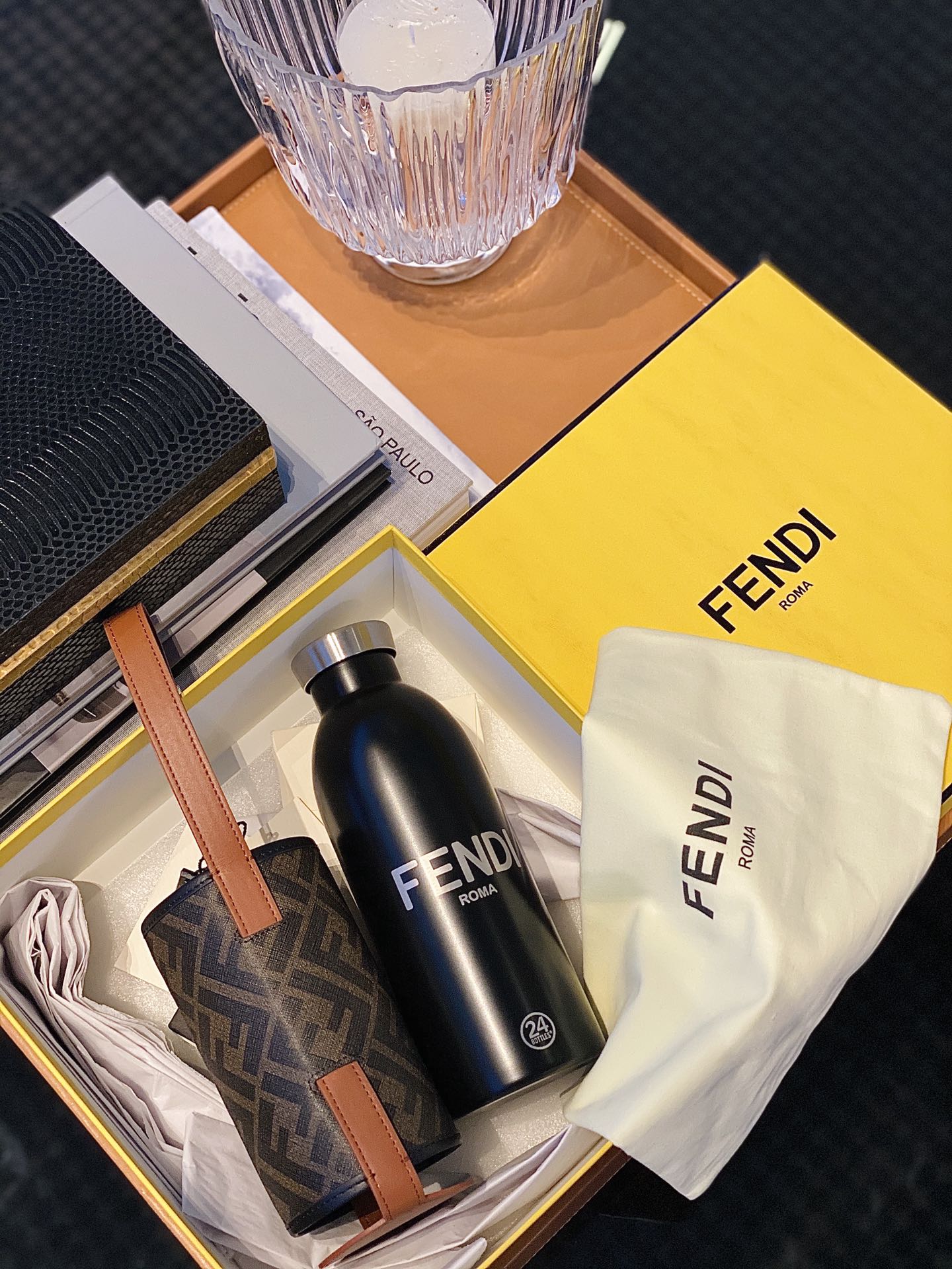 [TOP] FENDI Autumn And Winter New Insulation Kettle