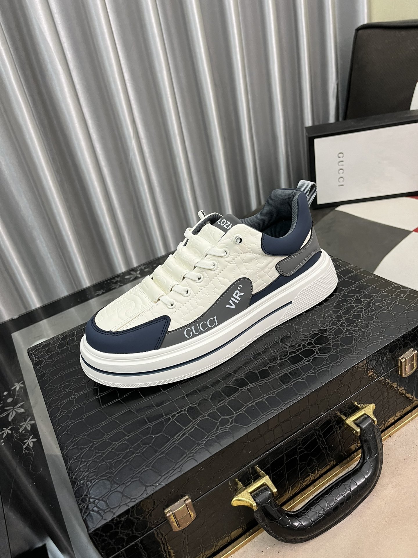 [TOP] GUCCI Men's Sports Casual Shoes