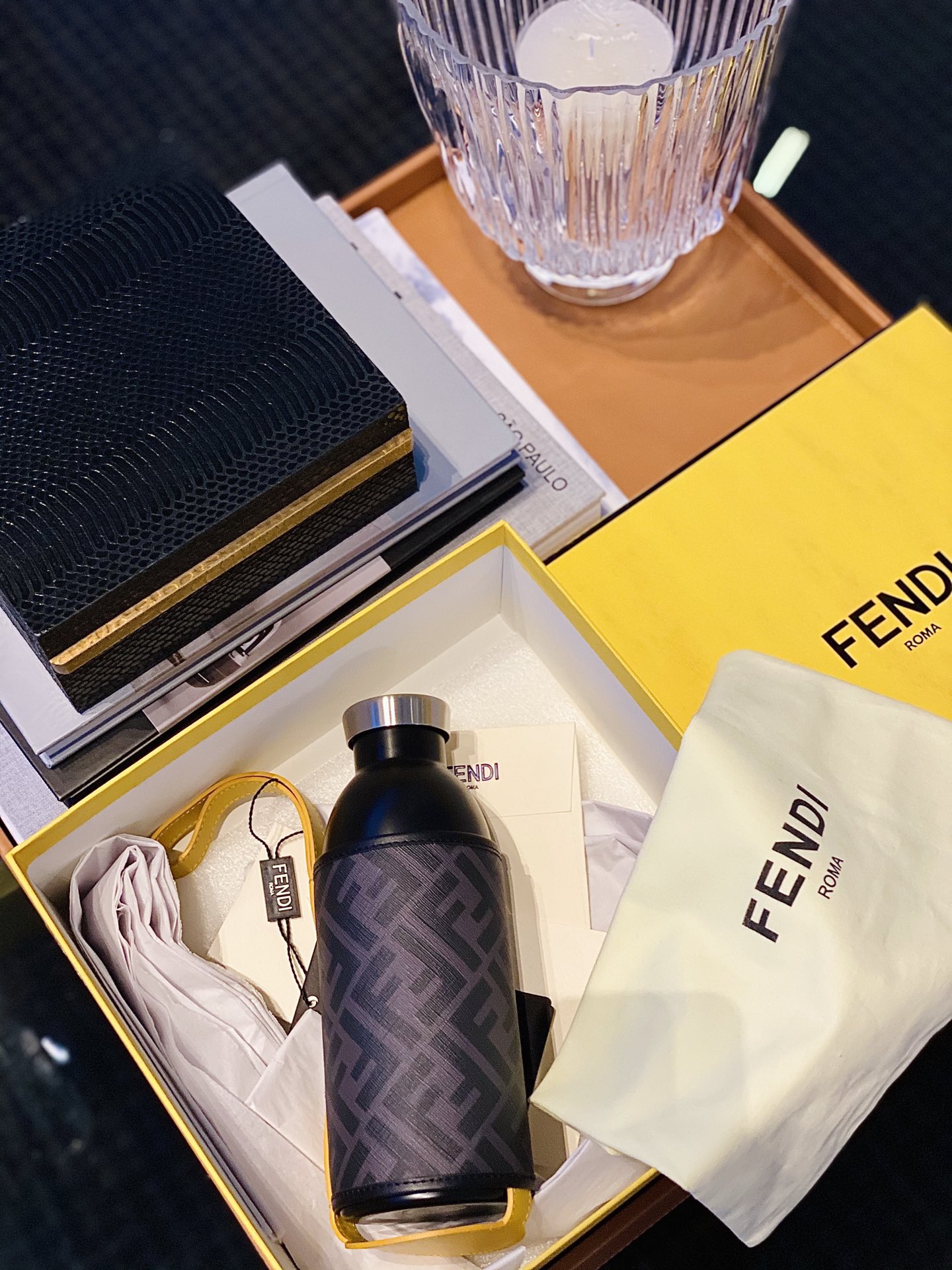 [TOP] FENDI Autumn And Winter New Insulation Kettle