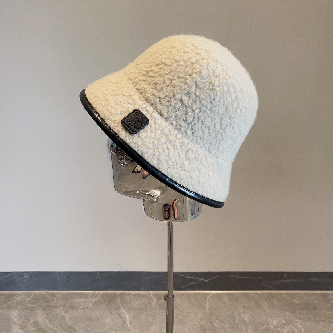 [TOP] CELINE Lamb Hairy Hat - 2 Colors