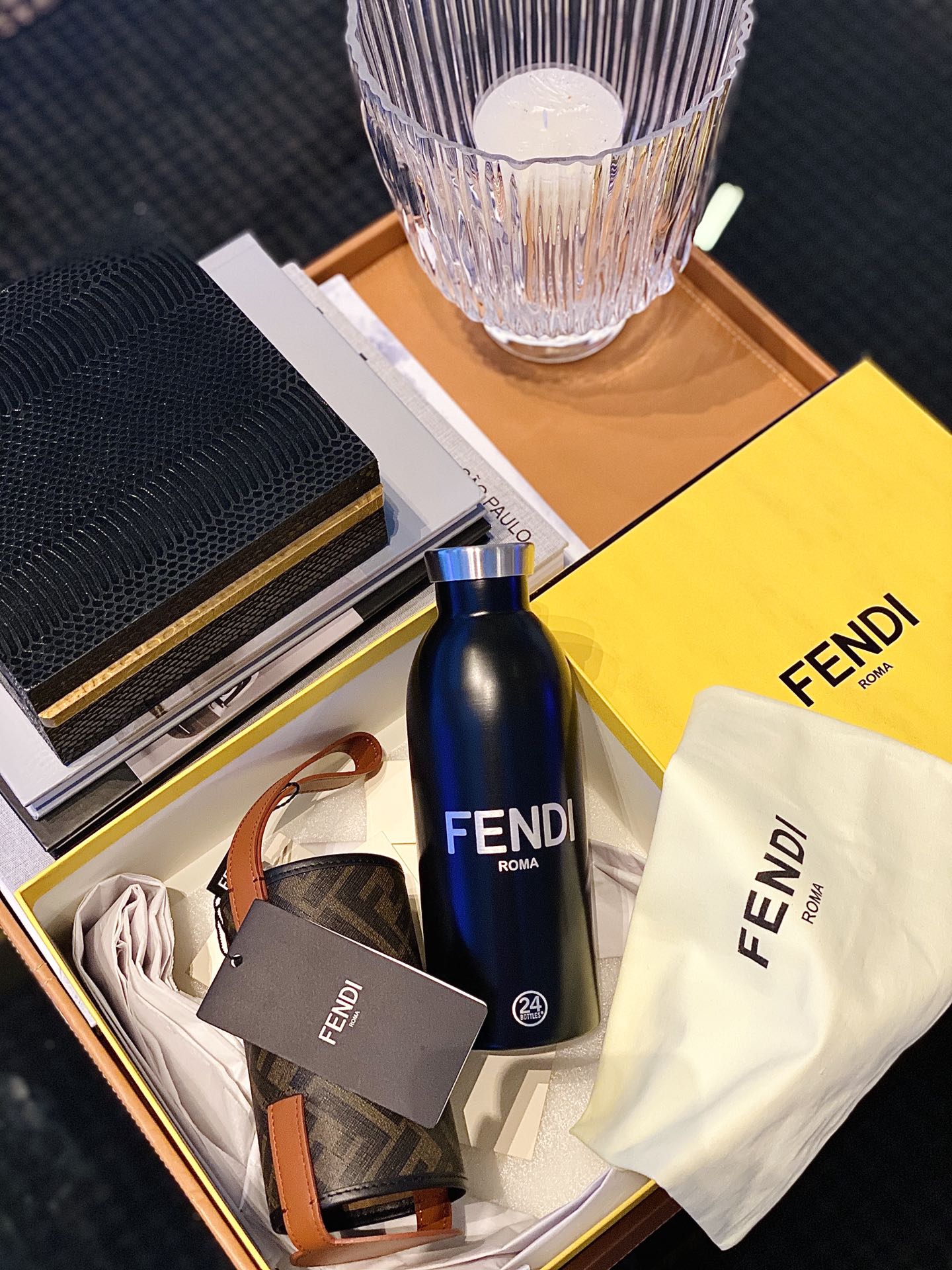 [TOP] FENDI Autumn And Winter New Insulation Kettle