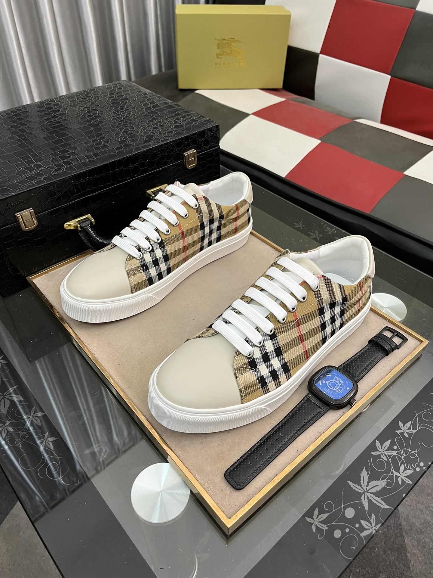 [TOP] BURBERRY Versatile Casual Shoes
