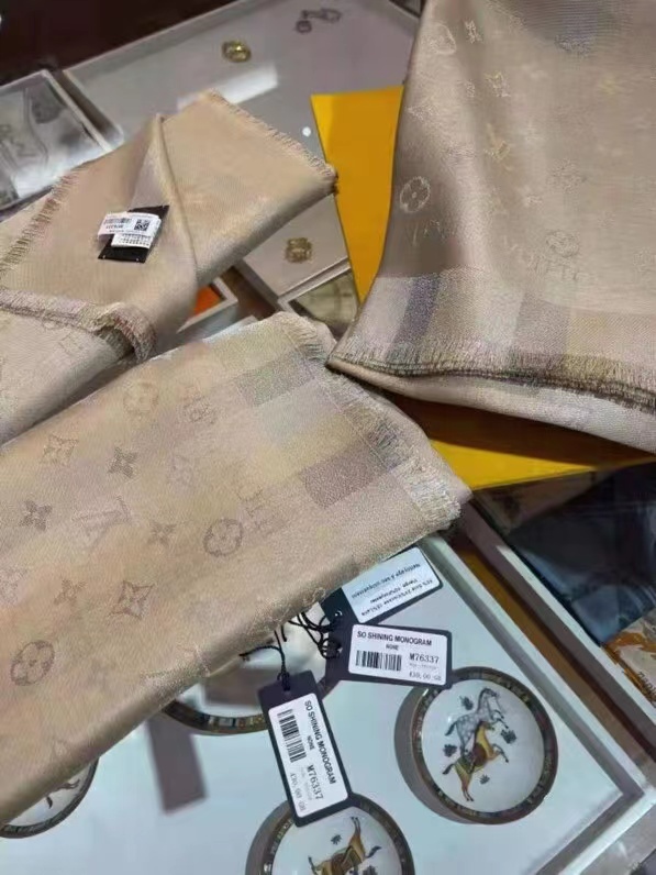 [TOP] Louis Vuitton LV Square Scarf 140 x 140  cm