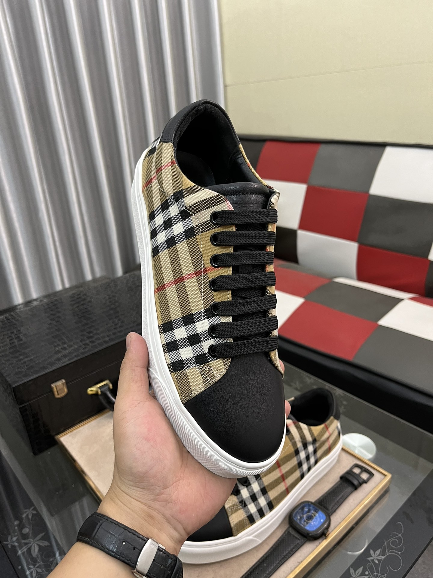 [TOP] BURBERRY Versatile Casual Shoes