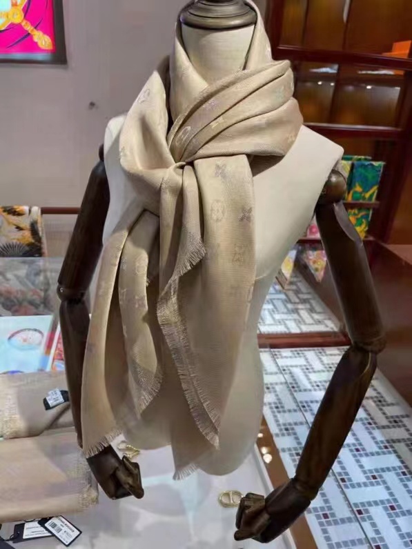 [TOP] Louis Vuitton LV Square Scarf 140 x 140  cm