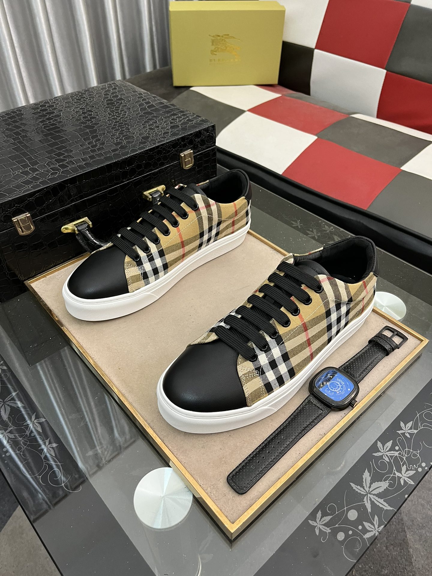 [TOP] BURBERRY Versatile Casual Shoes