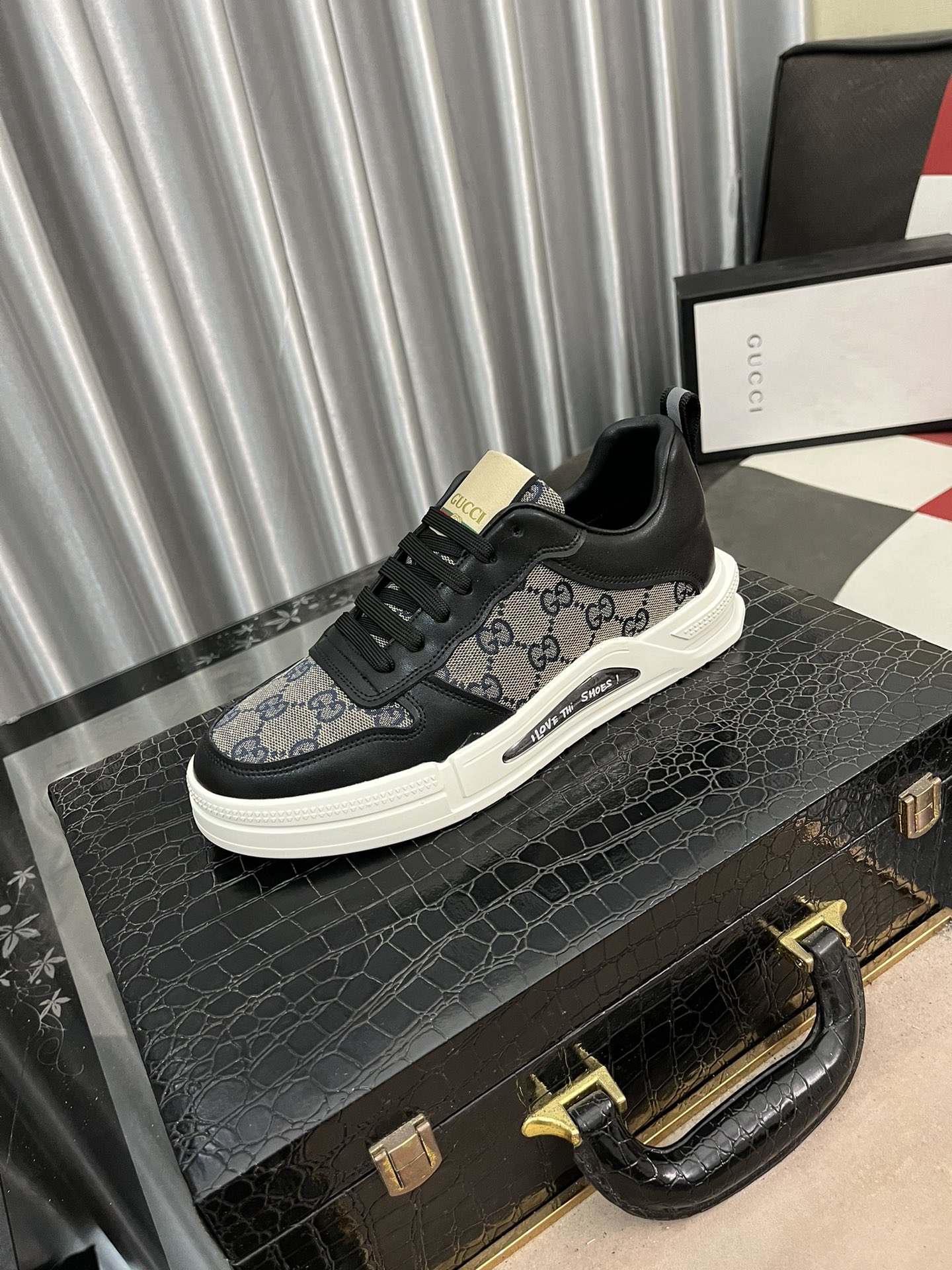 [TOP] GUCCI New Men's Casual Shoes