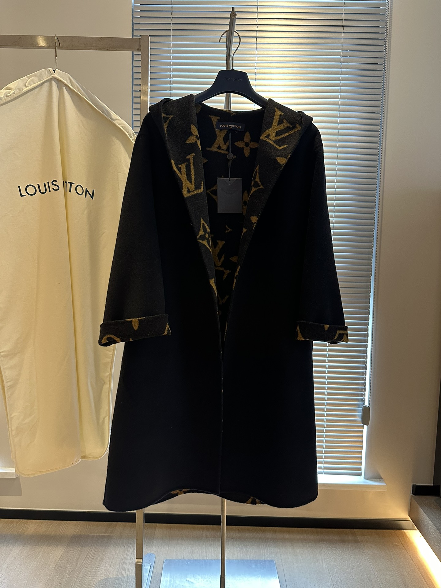 [TOP] Louis Vuitton LV Signature Double Face Wrap Coat 【99% Wool】 - Collection