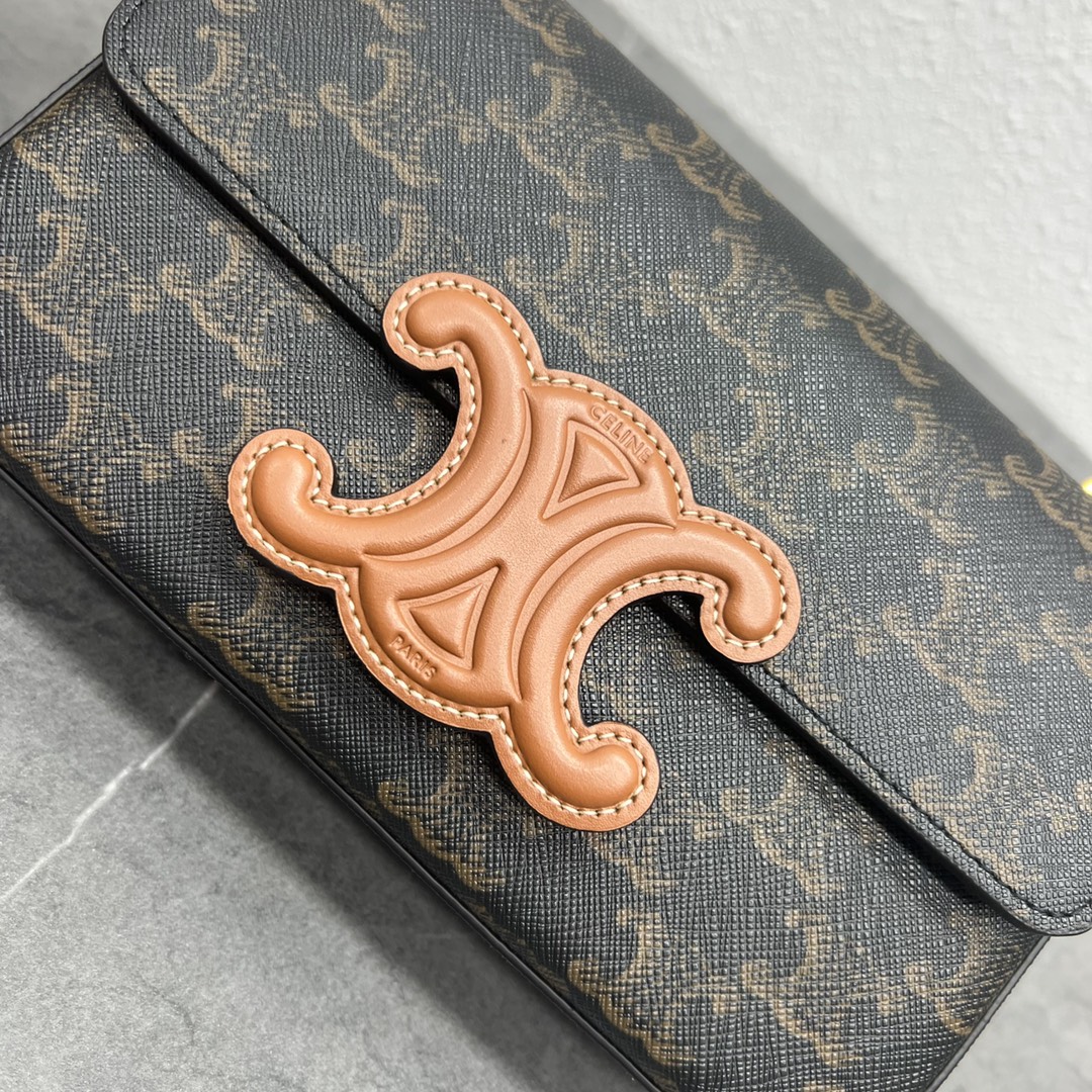 [TOP] CELINE Skin Buckle Chain Underarm Bag 21×13×5CM