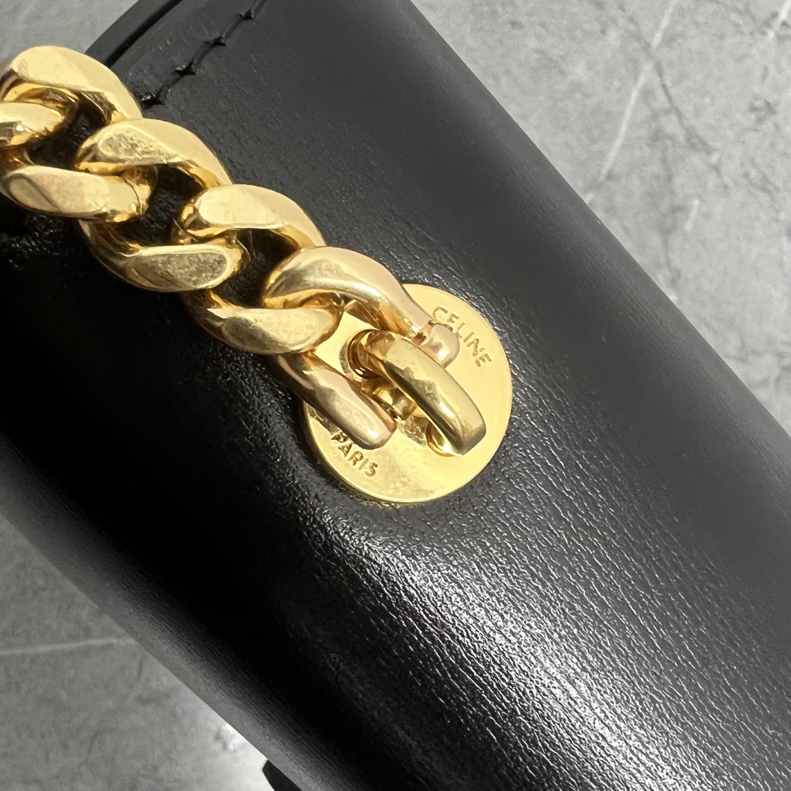 [TOP] CELINE Skin Buckle Chain Underarm Bag 21×13×5CM - Black