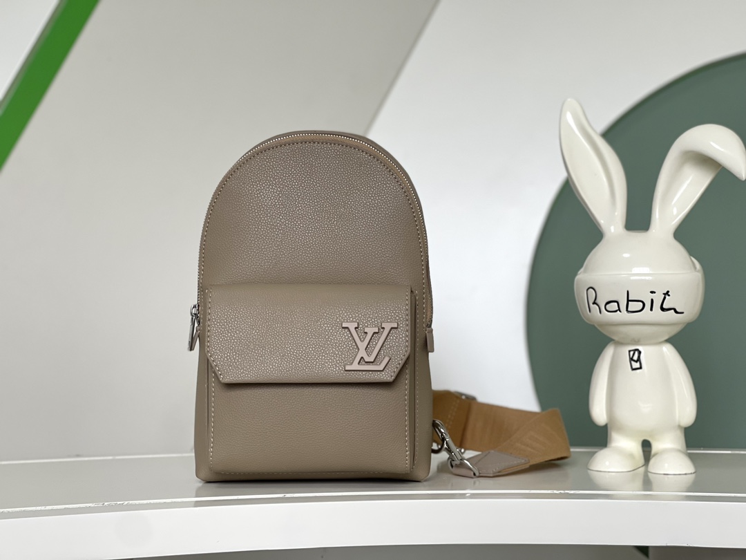 [TOP] Louis Vuitton LV Gram Buckle Full Leather Chest Bag Series 20 x 30 × 4 cm- 2 Colors
