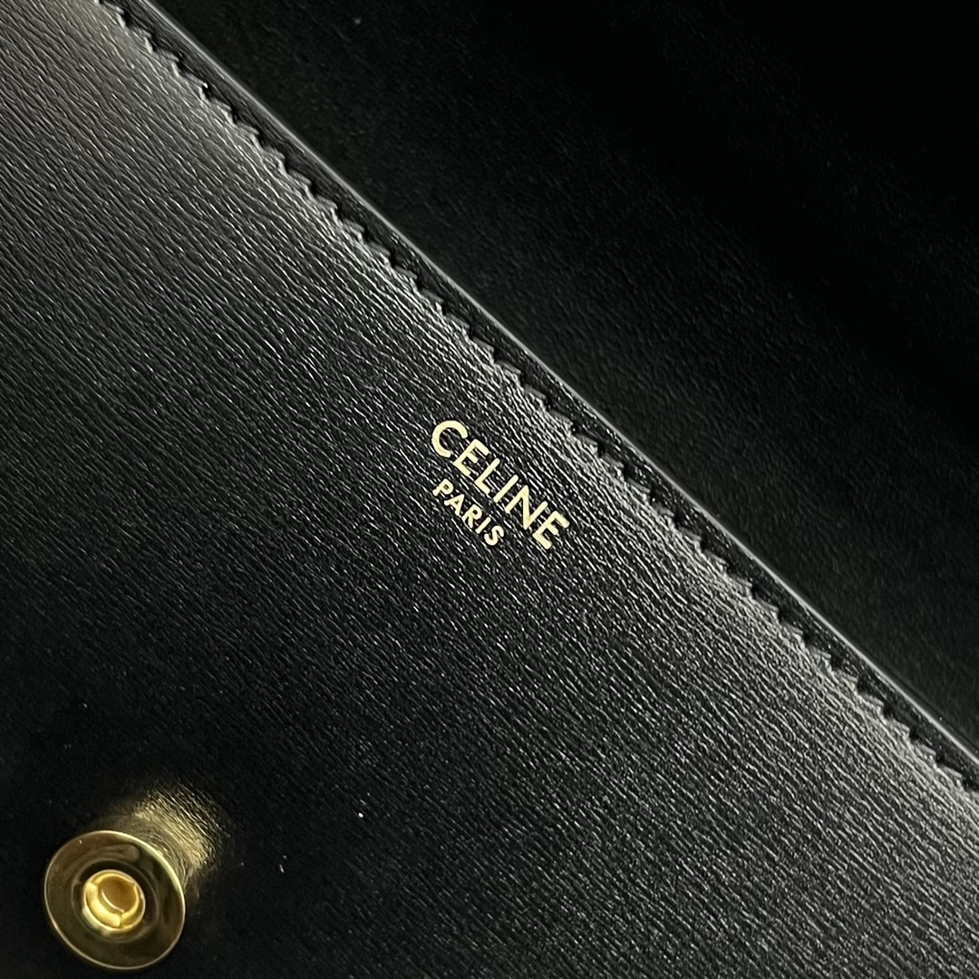 [TOP] CELINE Skin Buckle Chain Underarm Bag 21×13×5CM - Black