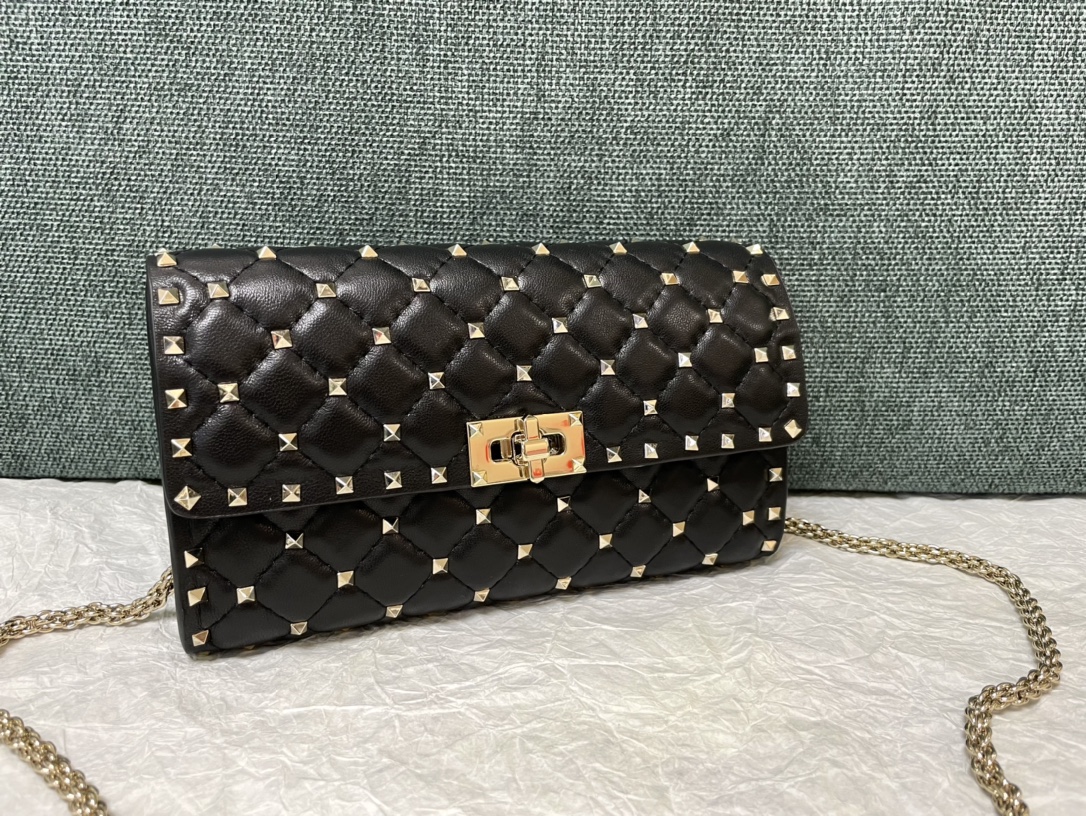 [TOP] VALENTINO Sheepskin Rockstud Spike Bags 23.5x14.5x4.5cm - Four Colors