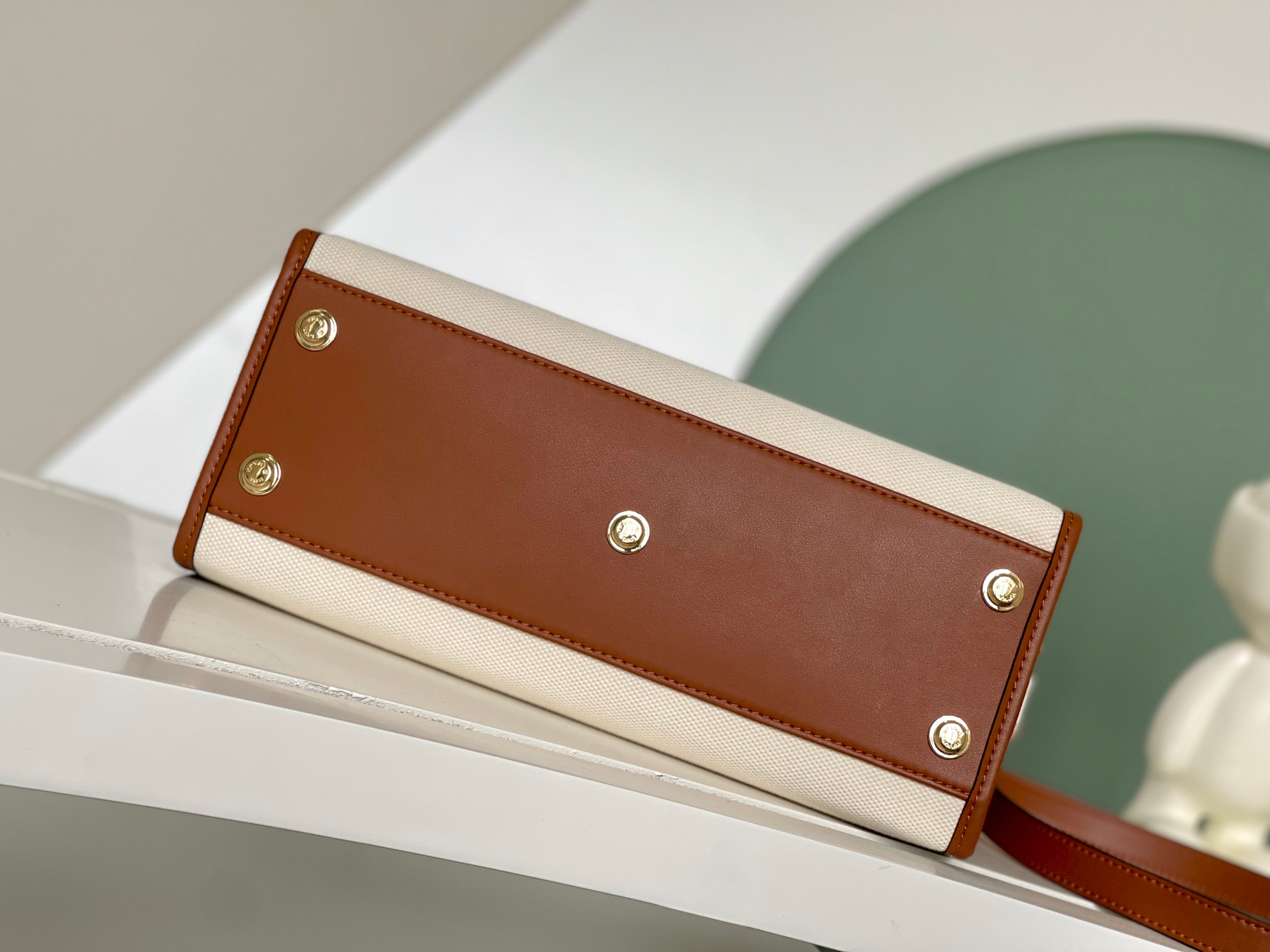 [TOP] Louis Vuitton LV On My Side PM Textile Canvas Tote Bag 30.5 x 24.5 x 14 cm- Brown