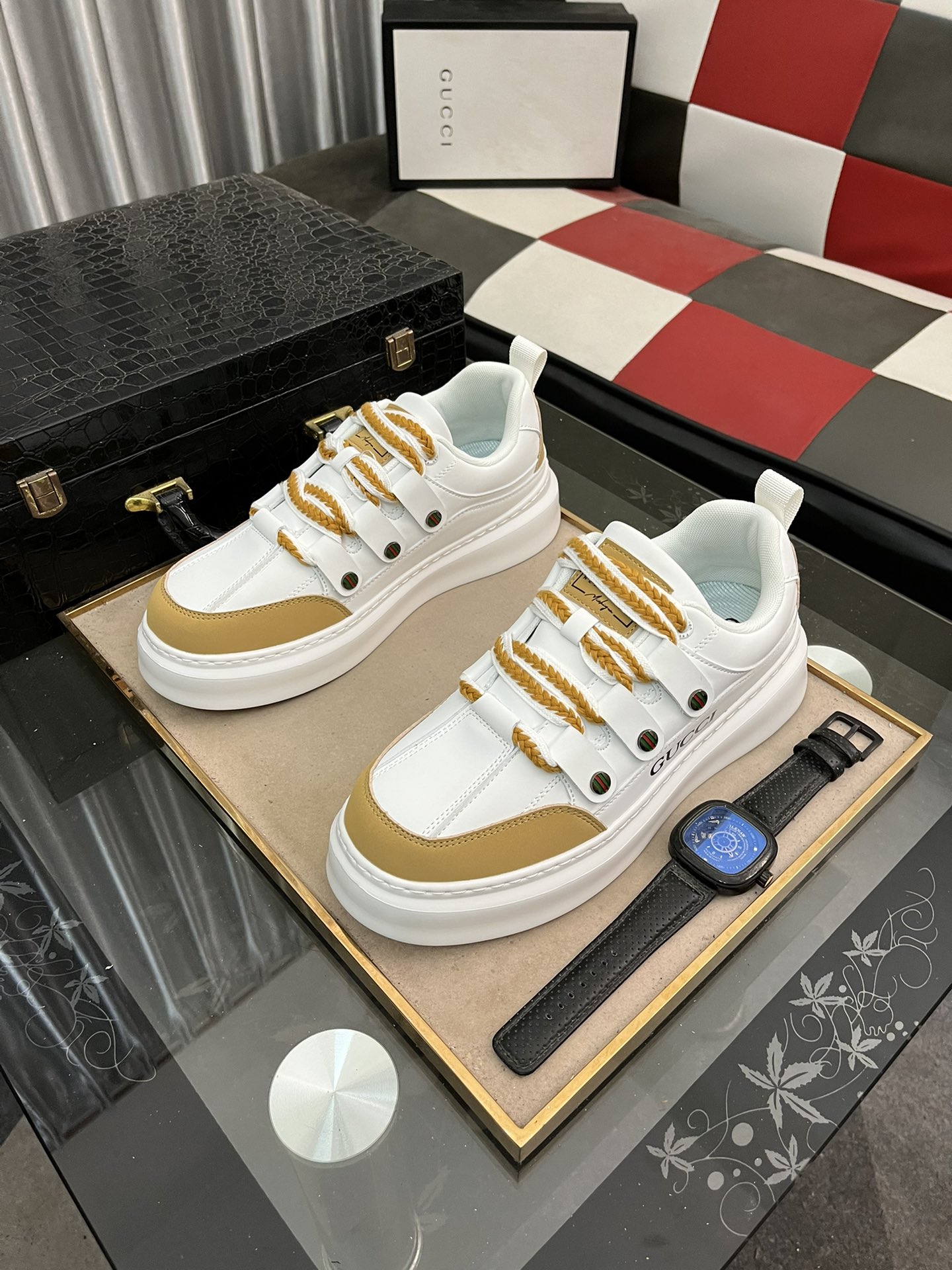 [TOP] GUCCI Men's Casual Shoes - 2 Colors