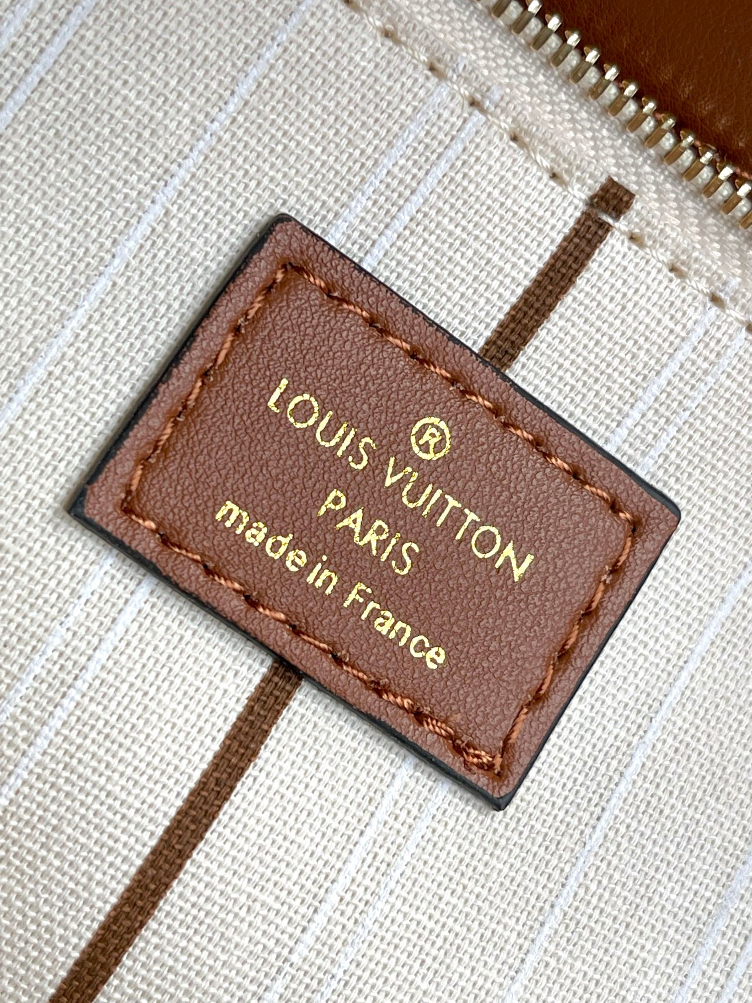 [TOP] Louis Vuitton LV On My Side PM Textile Canvas Tote Bag 30.5 x 24.5 x 14 cm- Brown