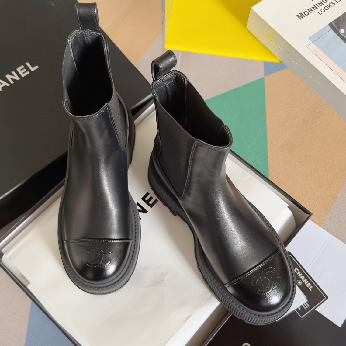 [Tops] CHANEL Thick Soled Short Boots - 4.5CM - 2 Colors