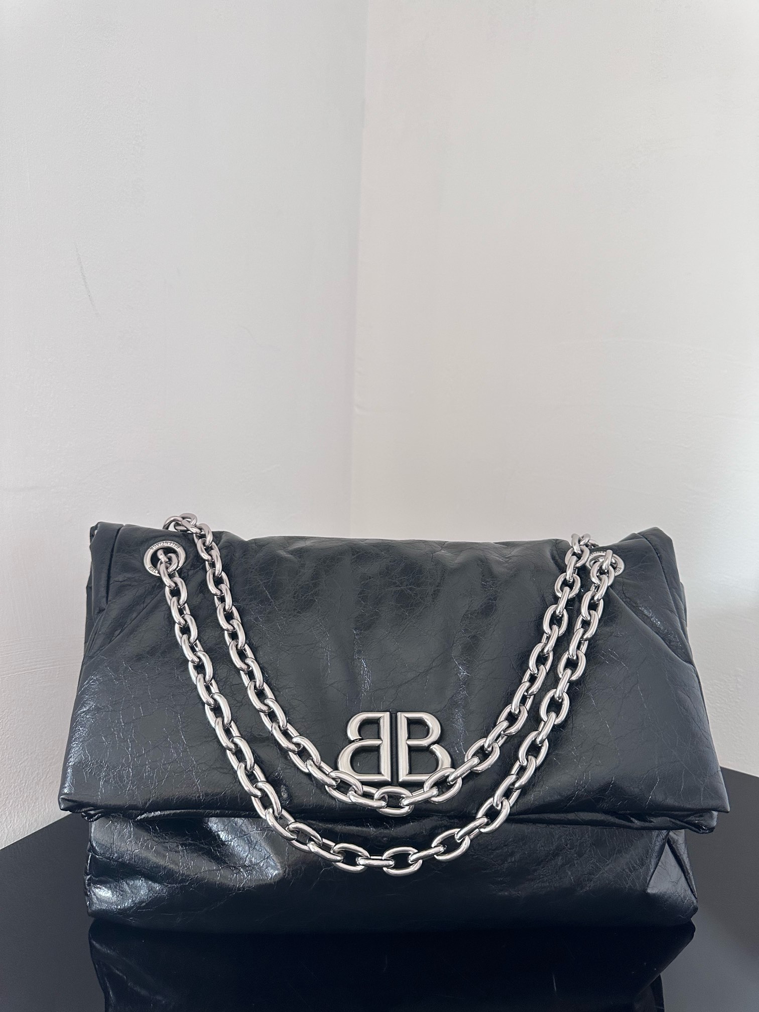[TOP] BALENCIAGA Monaco Bag 27.9 x 18 x 9.9 cm/32.5 x 22 x 9.9 cm/43.5 x 32 x 13 cm - Black & SHW