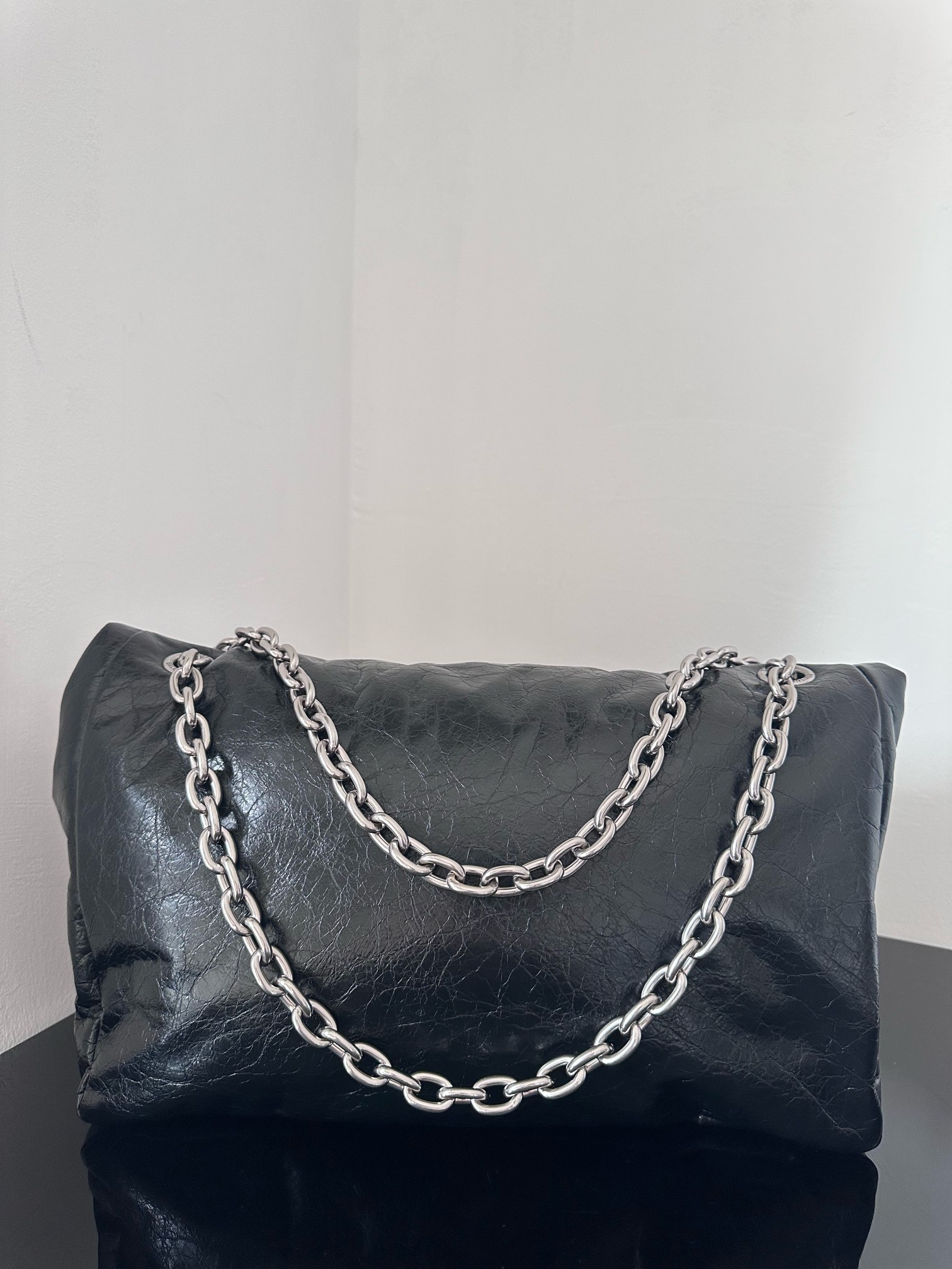 [TOP] BALENCIAGA Monaco Bag 27.9 x 18 x 9.9 cm/32.5 x 22 x 9.9 cm/43.5 x 32 x 13 cm - Black & SHW