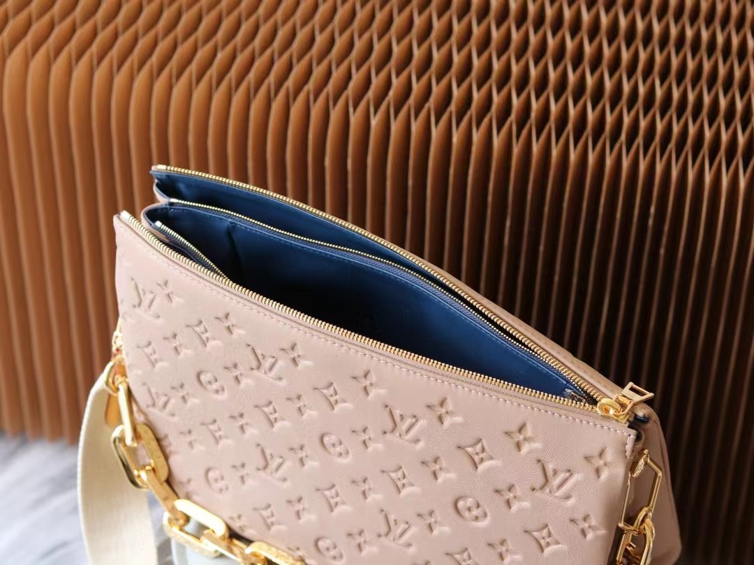 [TOP] Louis Vuitton LV  Coussin 34x24x12 cm - Taupe Lamb