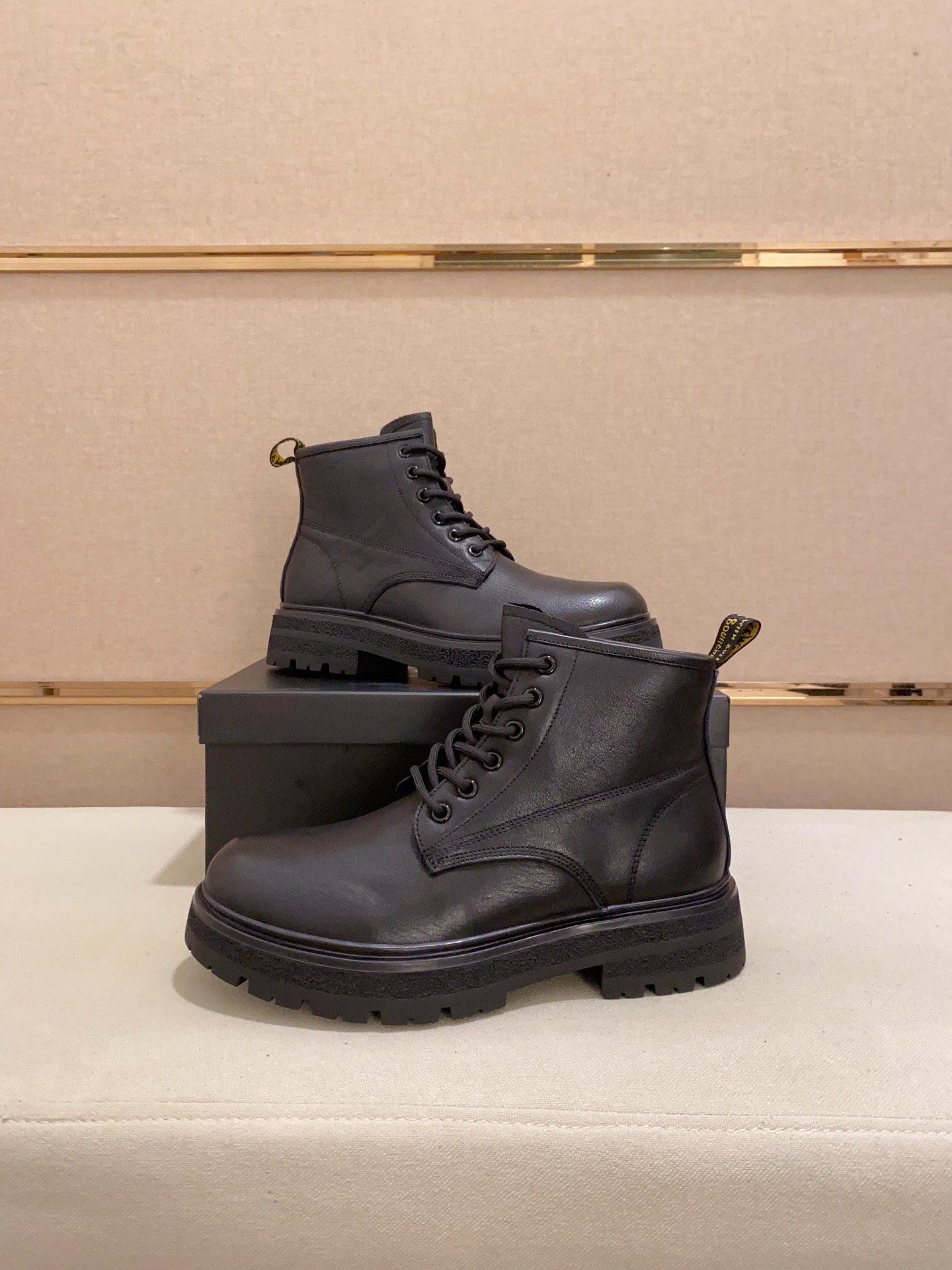 [TOP] PRADA Comfortable Cowhide Short Boots - 3 Colors