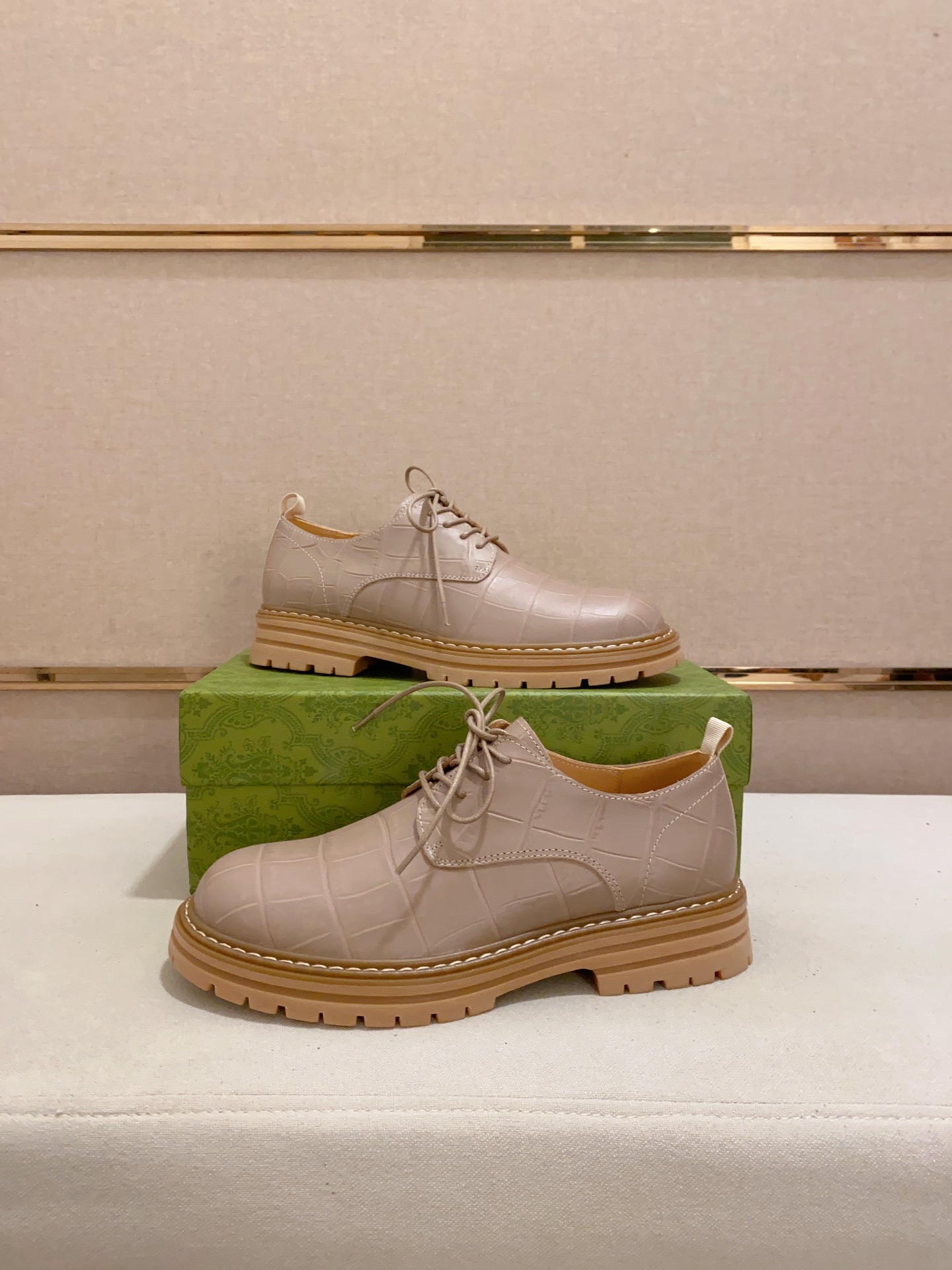 [TOP] GUCCI Men's Casual Shoes - 3 Colors