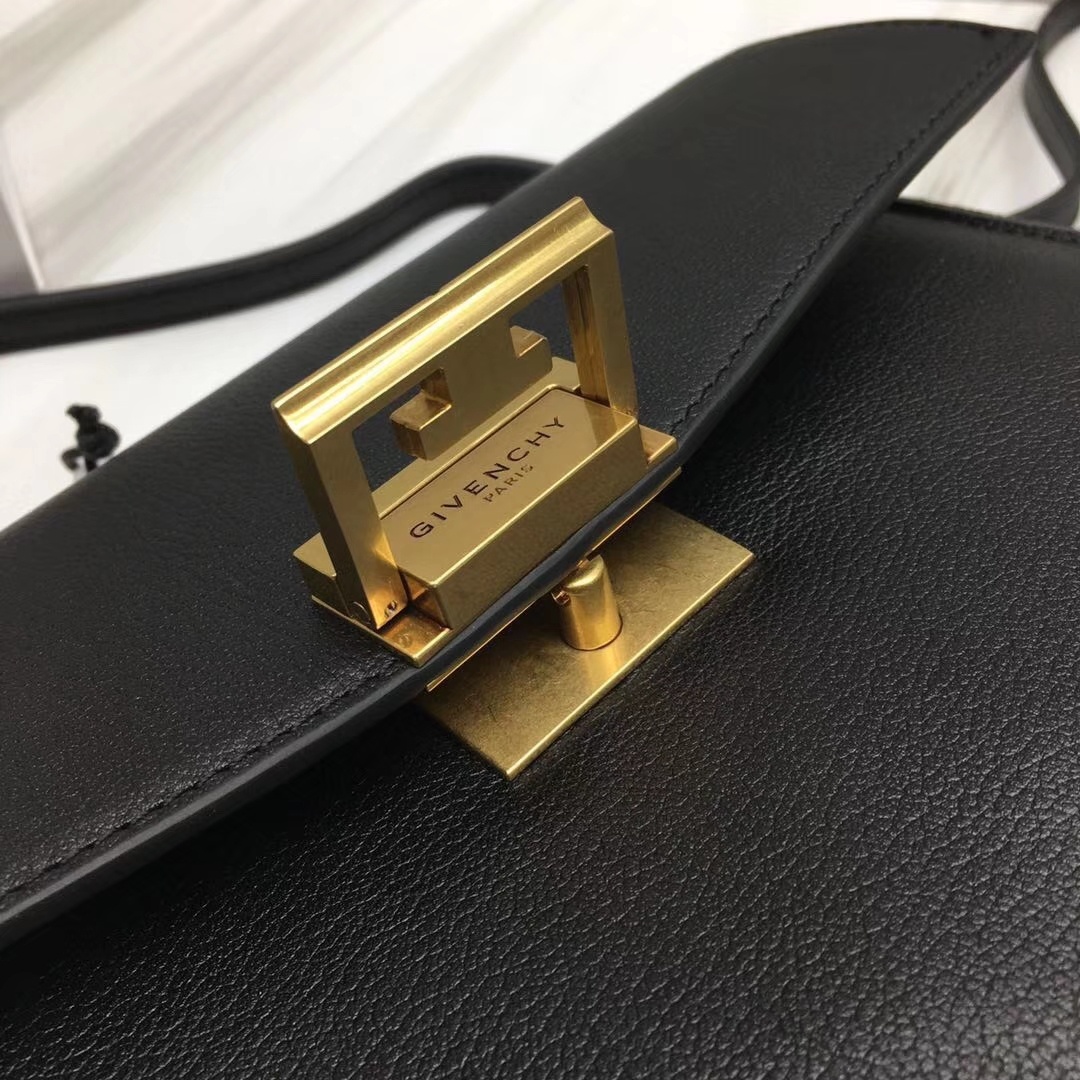 [TOP] GIVENCHY New Crossbody Bag 29x18x8cm - 4 Colors