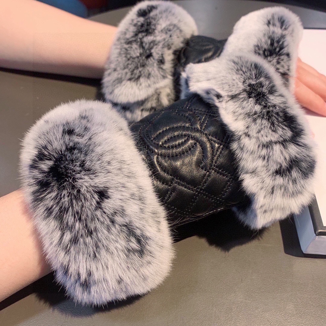 [TOP] CHANEL   Autumn And Winter Lazy Rabbit Fur Ribbed Sheepskin Gloves