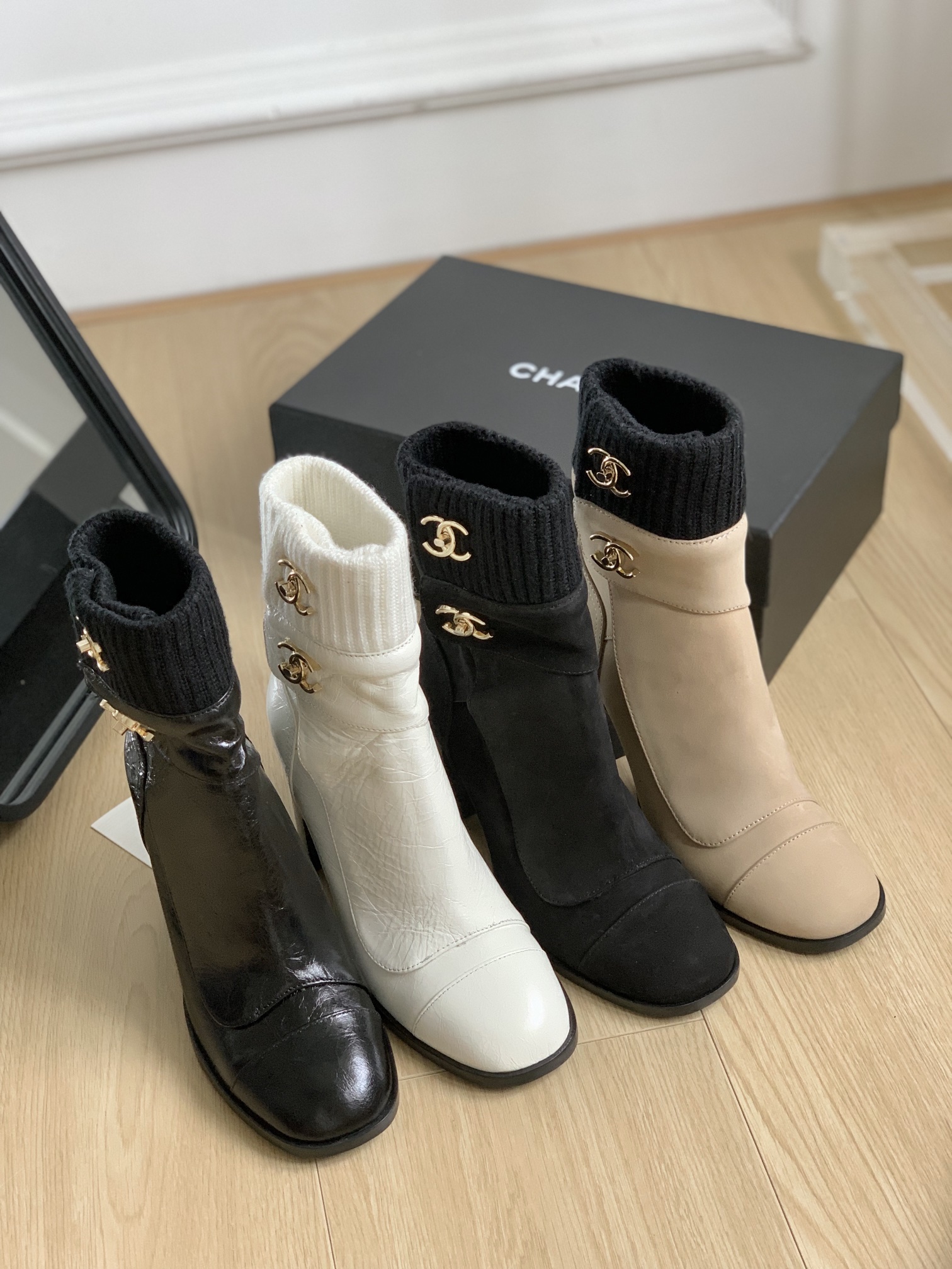 [TOP] CHANEL New Sock Boots - 4 Colors