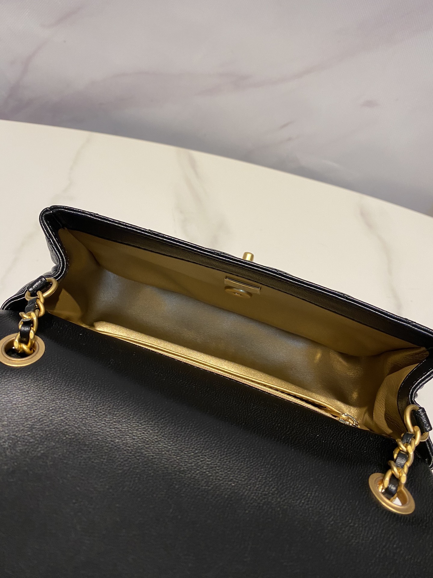 [TOP] CHANEL CF Classic Flap Bag With Golden Ball 17cm/20cm - GHW - Black